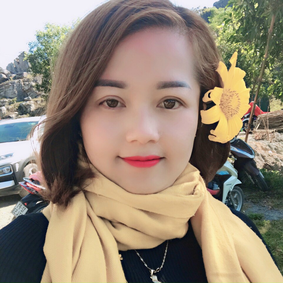 Ms. Hoàng Thị Huế